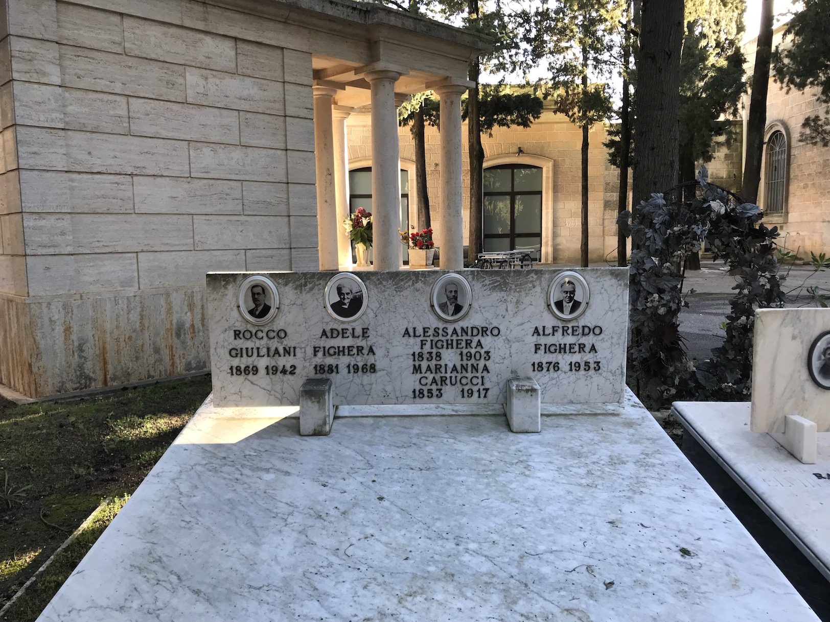 Alessandro Fighera's tomb, Martina Franca (2.).jpeg
